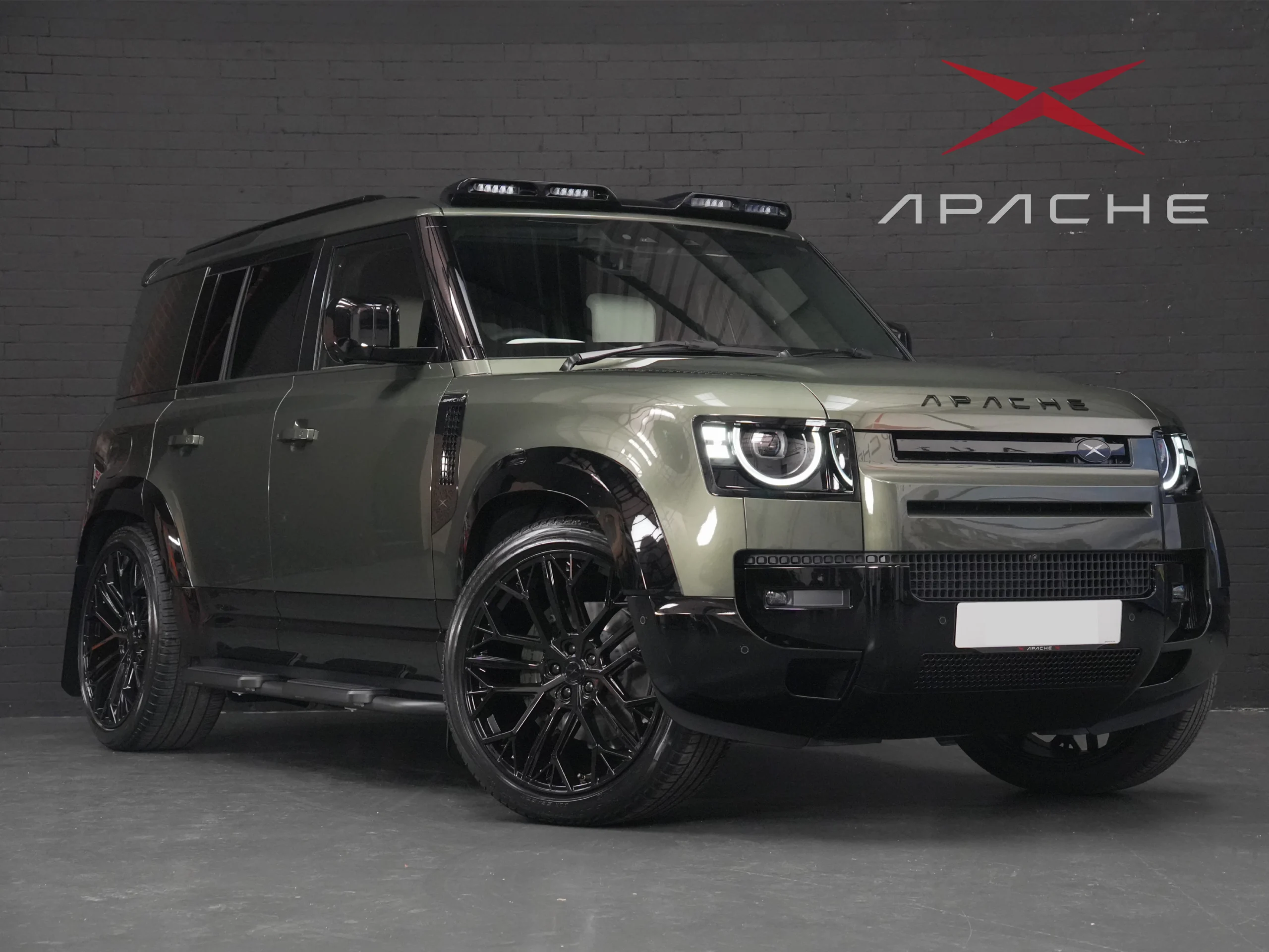 Woolstone Green Apache Defender 110