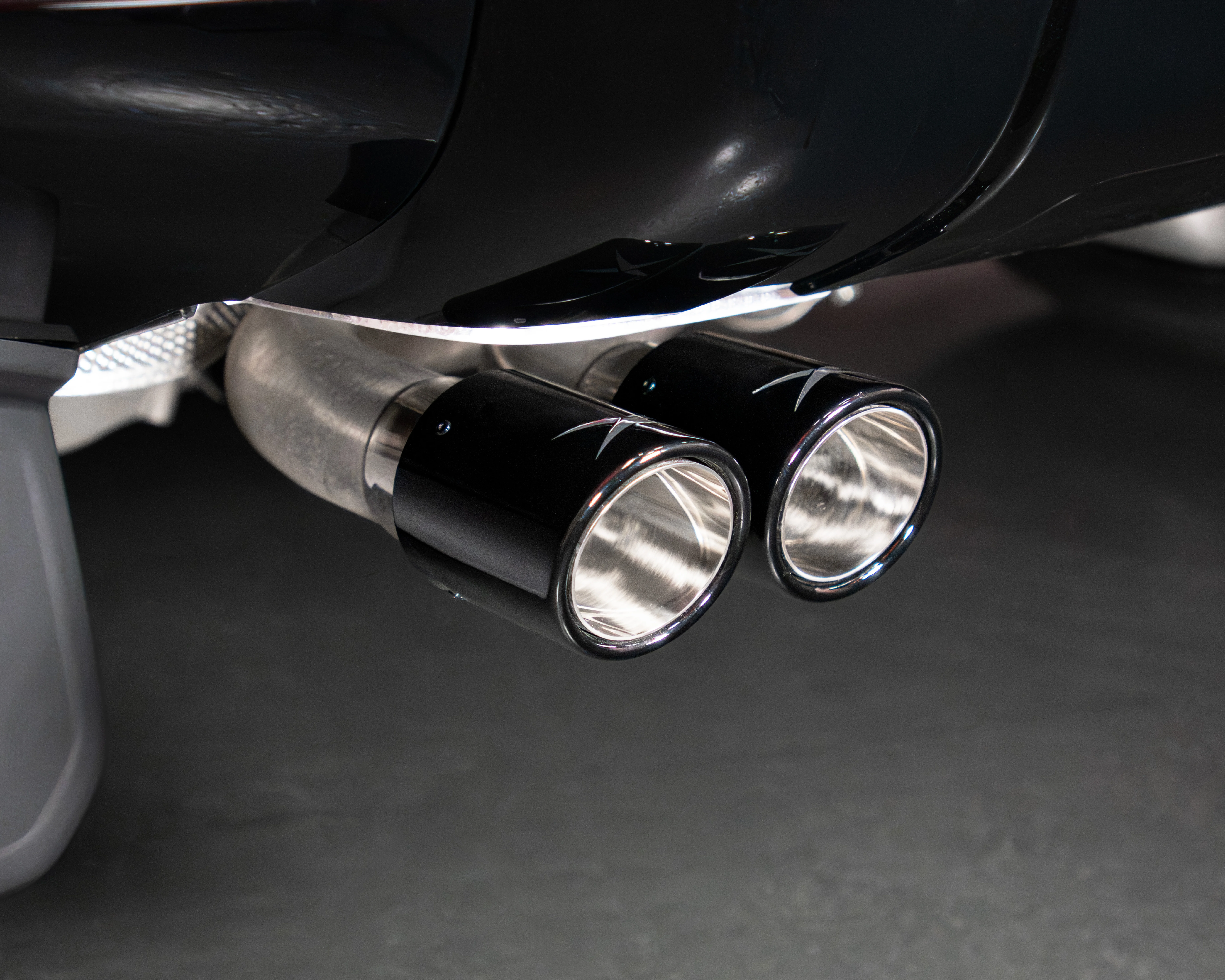 Apache upgraded twin Exhaust pipes
